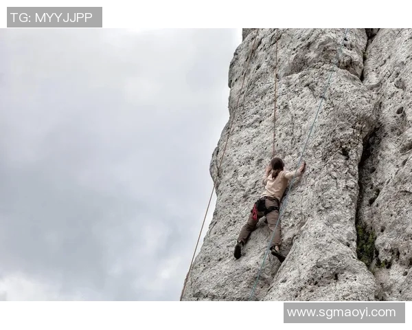 攀岩精神：探索北京攀岩队如何塑造力量与团队合作的传奇之路