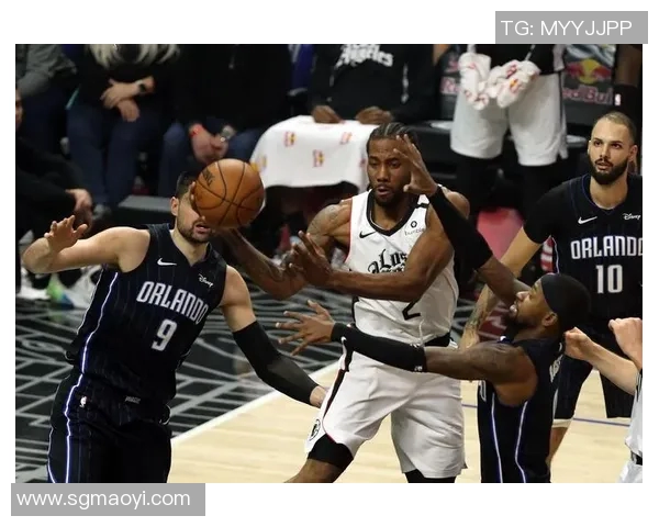 易建联领衔雄鹿对决篮网球迷期待精彩对抗与精彩表现