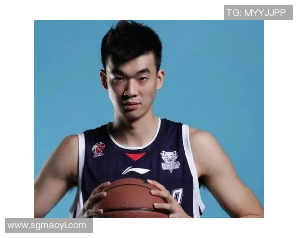 李慕豪：从篮球新星到职业生涯巅峰的奋斗与坚持之路