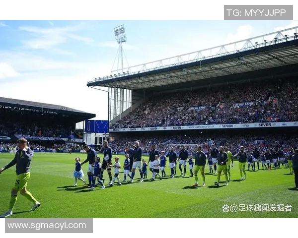 温布利草坪质量引发球员集体吐槽欧冠决赛场地争议再升级