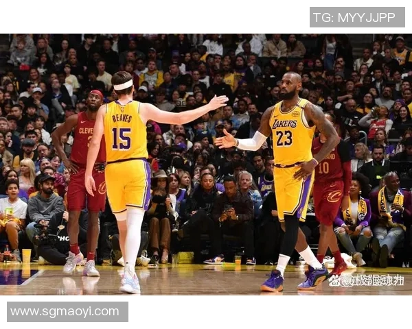 骑士与湖人精彩对决全场录像回放及赛后分析分享