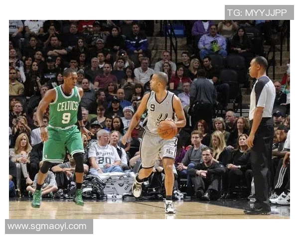 马刺与凯尔特人激战正酣精彩瞬间回顾与赛场图片分享